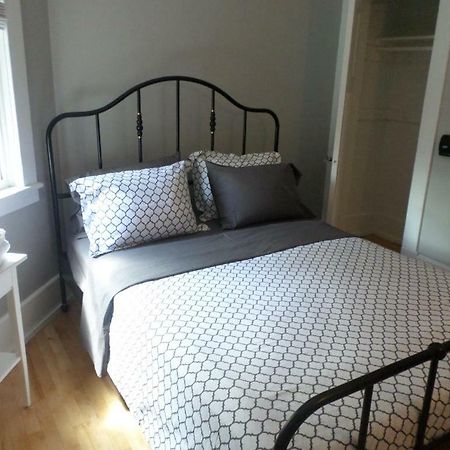 Apartament Beautiful, Clean, Quiet 2 Br-In Downtown Ottawa. Parking, Wifi And Netflix Included Zewnętrze zdjęcie