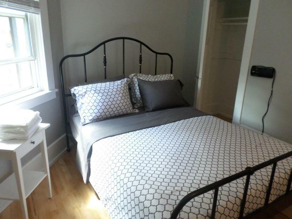 Apartament Beautiful, Clean, Quiet 2 Br-In Downtown Ottawa. Parking, Wifi And Netflix Included Zewnętrze zdjęcie
