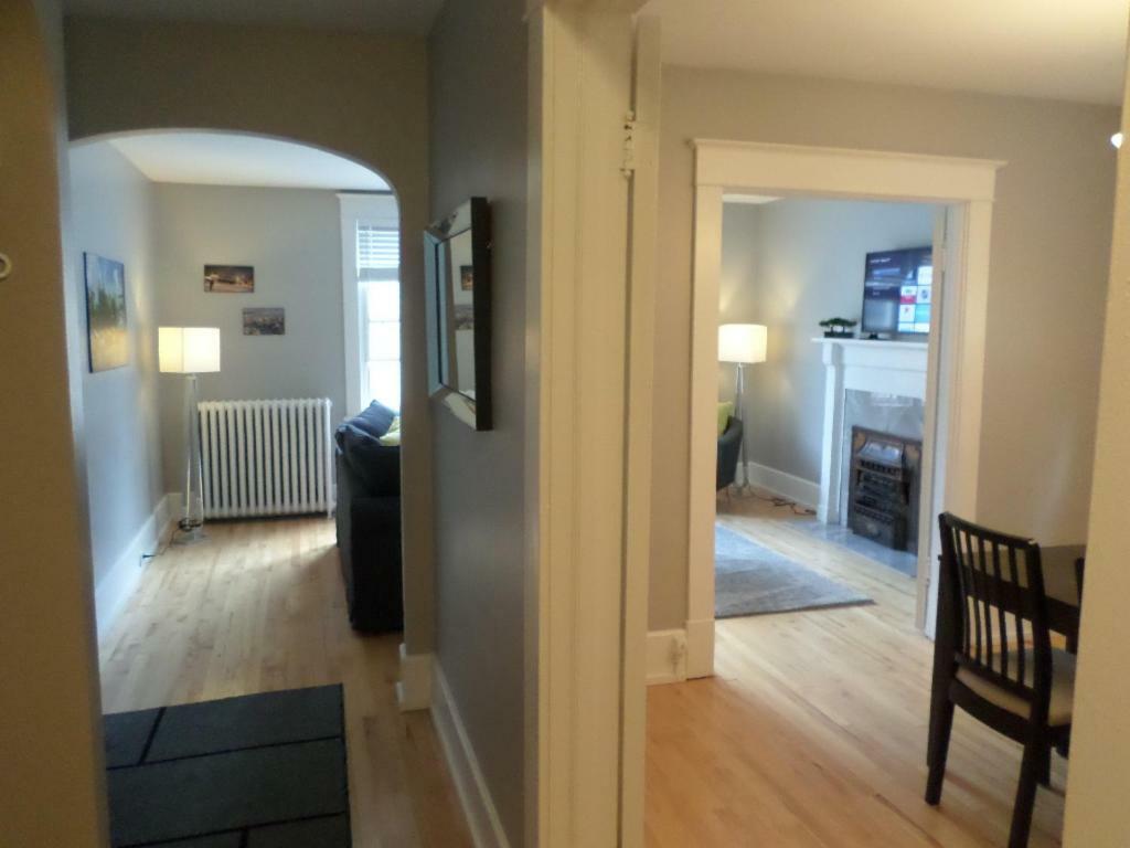 Apartament Beautiful, Clean, Quiet 2 Br-In Downtown Ottawa. Parking, Wifi And Netflix Included Zewnętrze zdjęcie