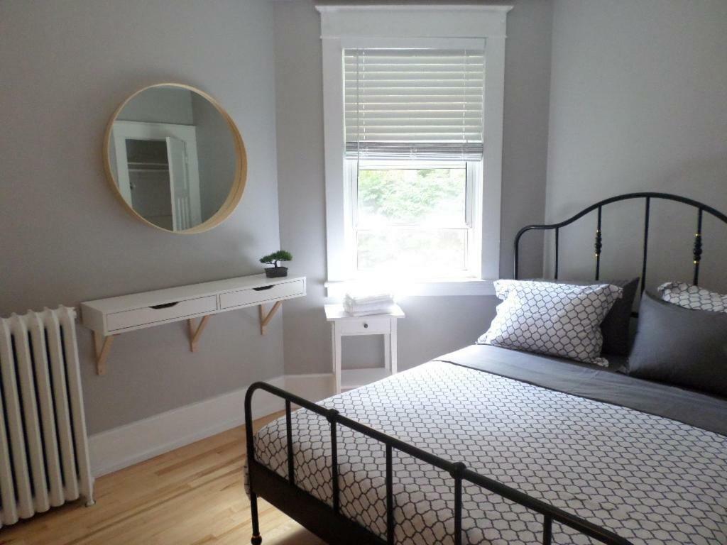 Apartament Beautiful, Clean, Quiet 2 Br-In Downtown Ottawa. Parking, Wifi And Netflix Included Zewnętrze zdjęcie