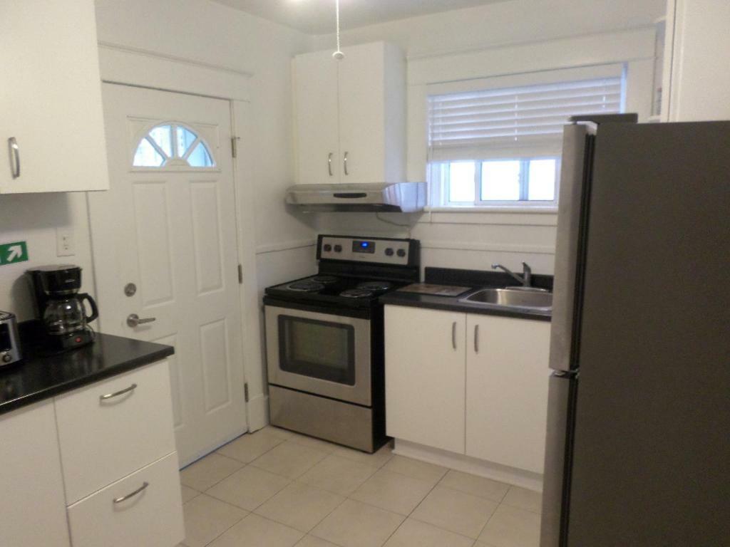 Apartament Beautiful, Clean, Quiet 2 Br-In Downtown Ottawa. Parking, Wifi And Netflix Included Zewnętrze zdjęcie