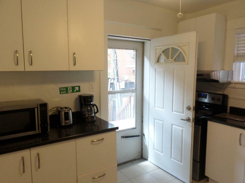 Apartament Beautiful, Clean, Quiet 2 Br-In Downtown Ottawa. Parking, Wifi And Netflix Included Zewnętrze zdjęcie